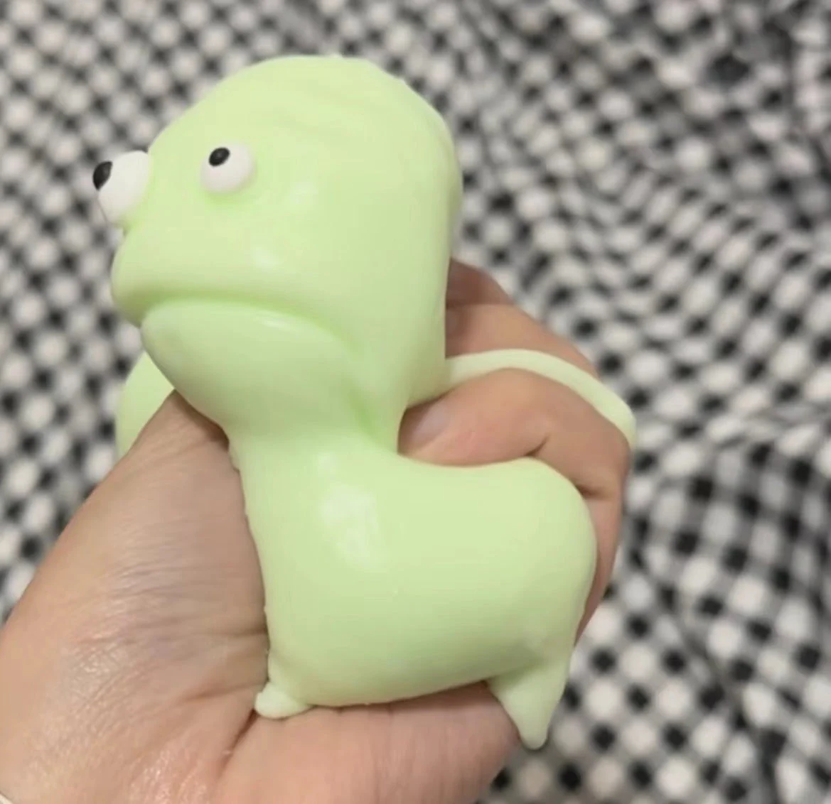 Handmade Silicone Squishy the Grinch/Monster - Image 3