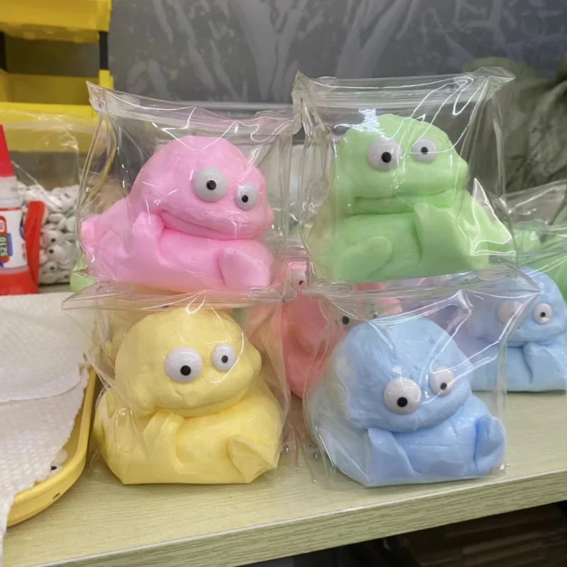 Handmade Silicone Squishy the Grinch/Monster - Image 8